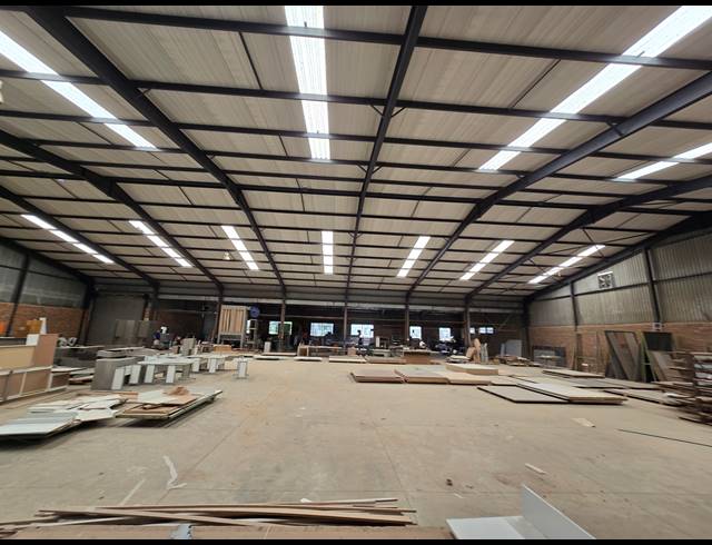 2,000M² WAREHOUSE FOR SALE IN HONEYDEW